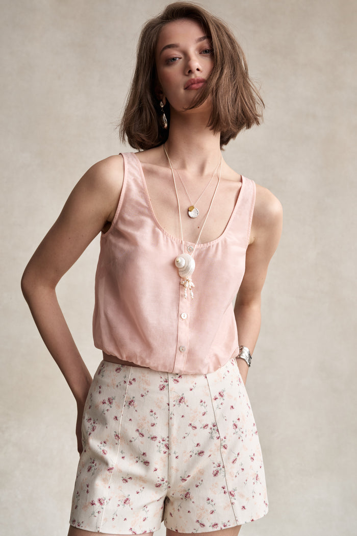 HEVRON Poppy Printed Ditsy Rose Tailored Shorts, studio shot