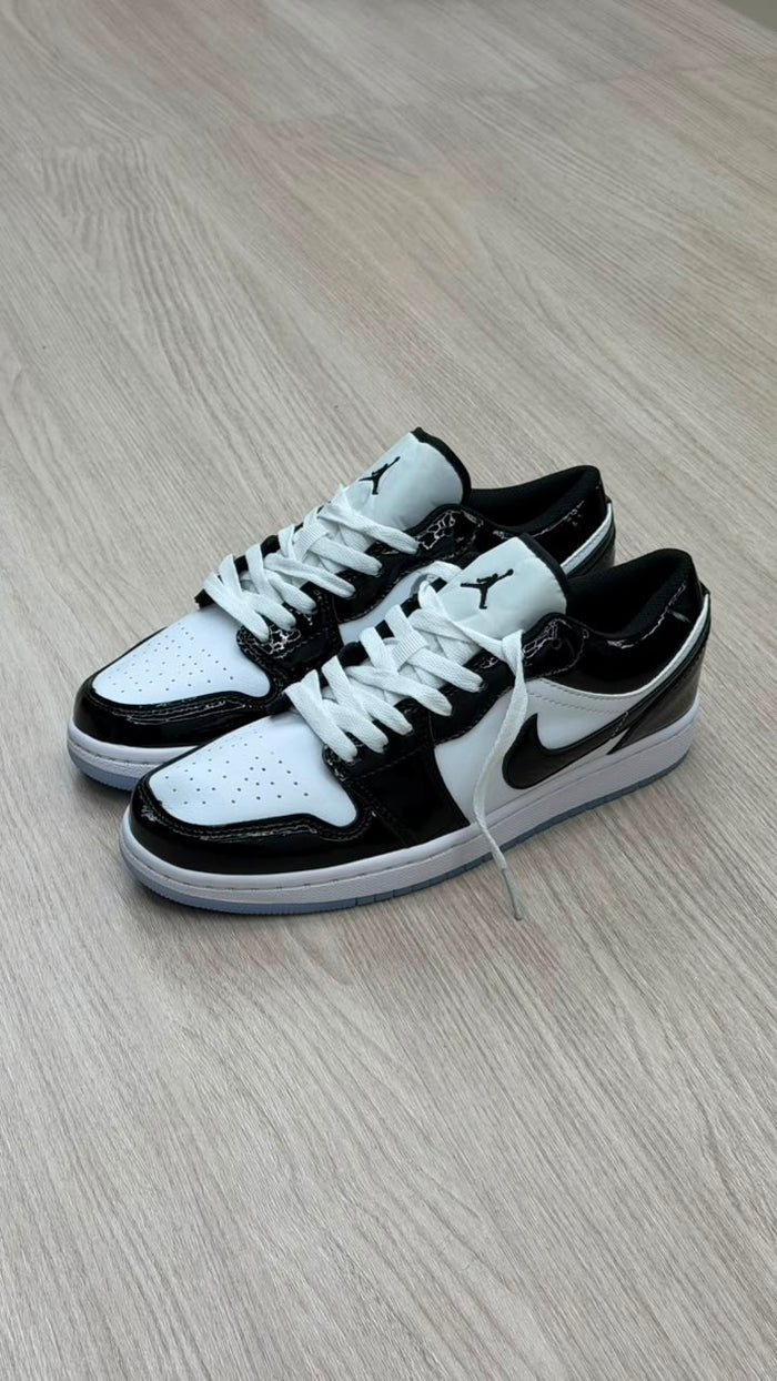 NIKE R1 CHAROL LOW JORDAN BLANCO NEGRO