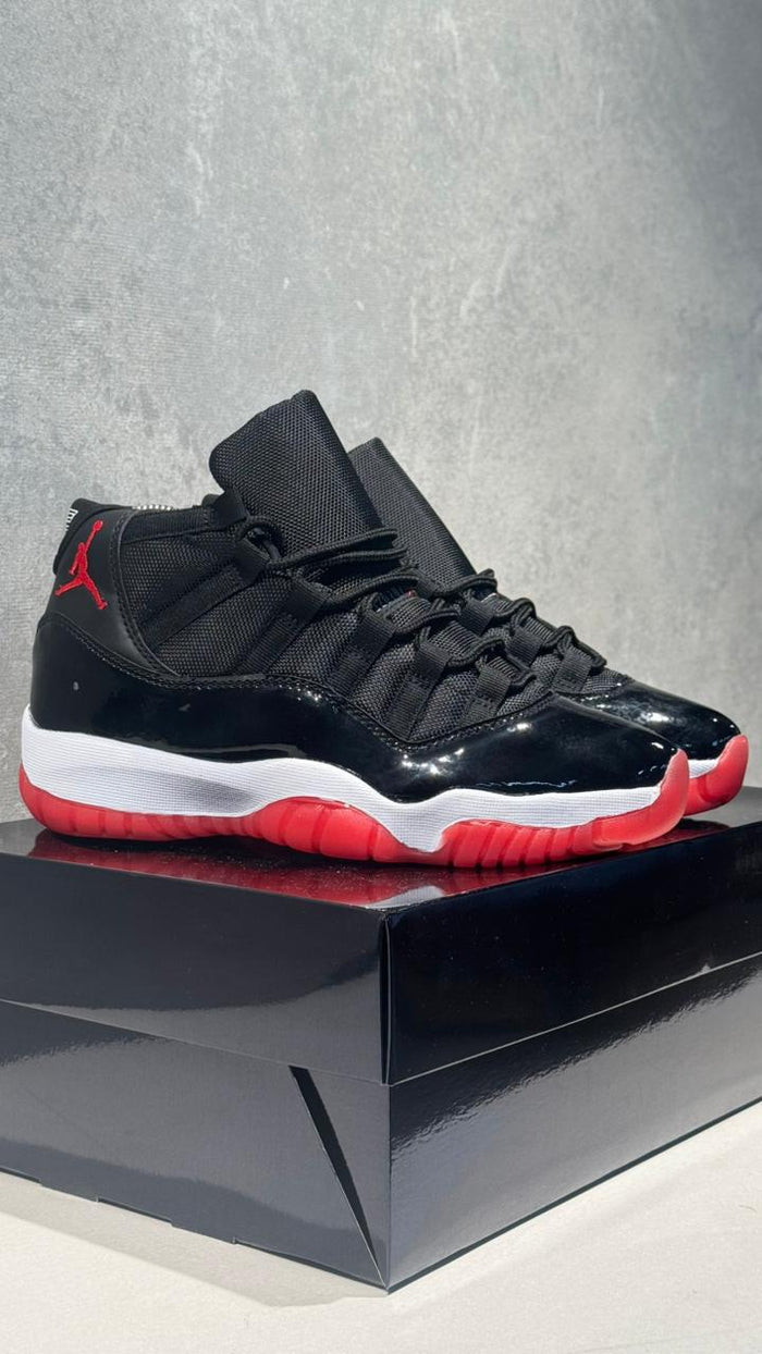 RETRO 11 NEGRO ROJO