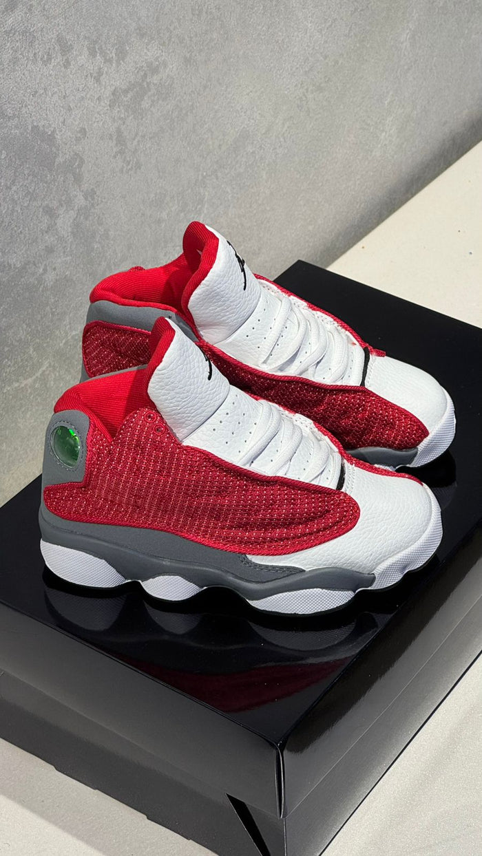 JORDAN RETRO 13 NIÑO BLANCA ROJA