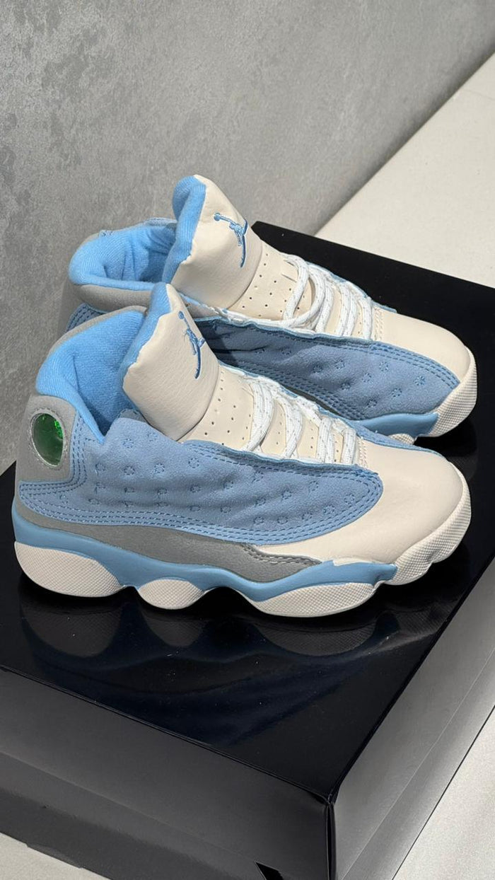JORDAN RETRO 13 NIÑO BLANCO AZUL CIELO