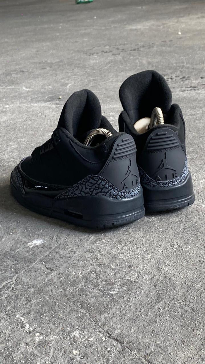JORDAN RETRO 3 NEGRA 26