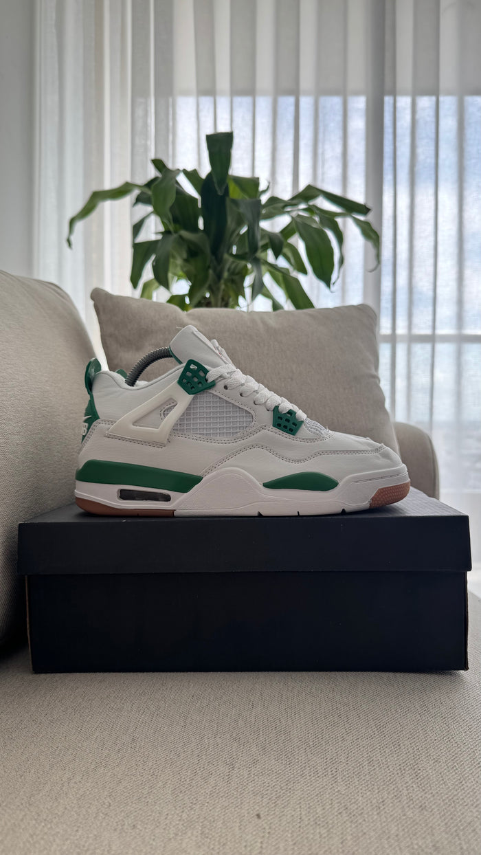 JORDAN RETRO 4 BLANCO VERDE