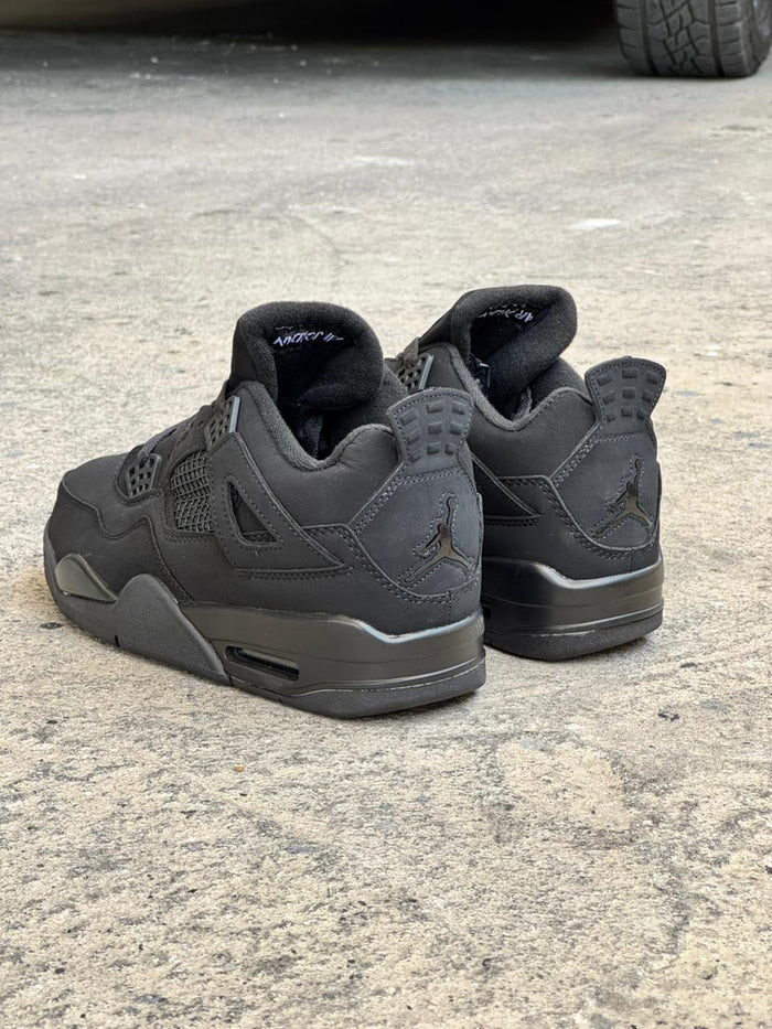 JORDAN RETRO 4 NEGRA