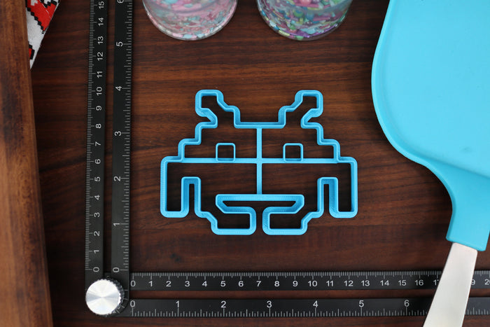 Retro Games Cookie Cutters - Bomb Guy, Froggy, Galaxy Ship, Invader, Pooka - Video Game Retro Icons Baking Gift