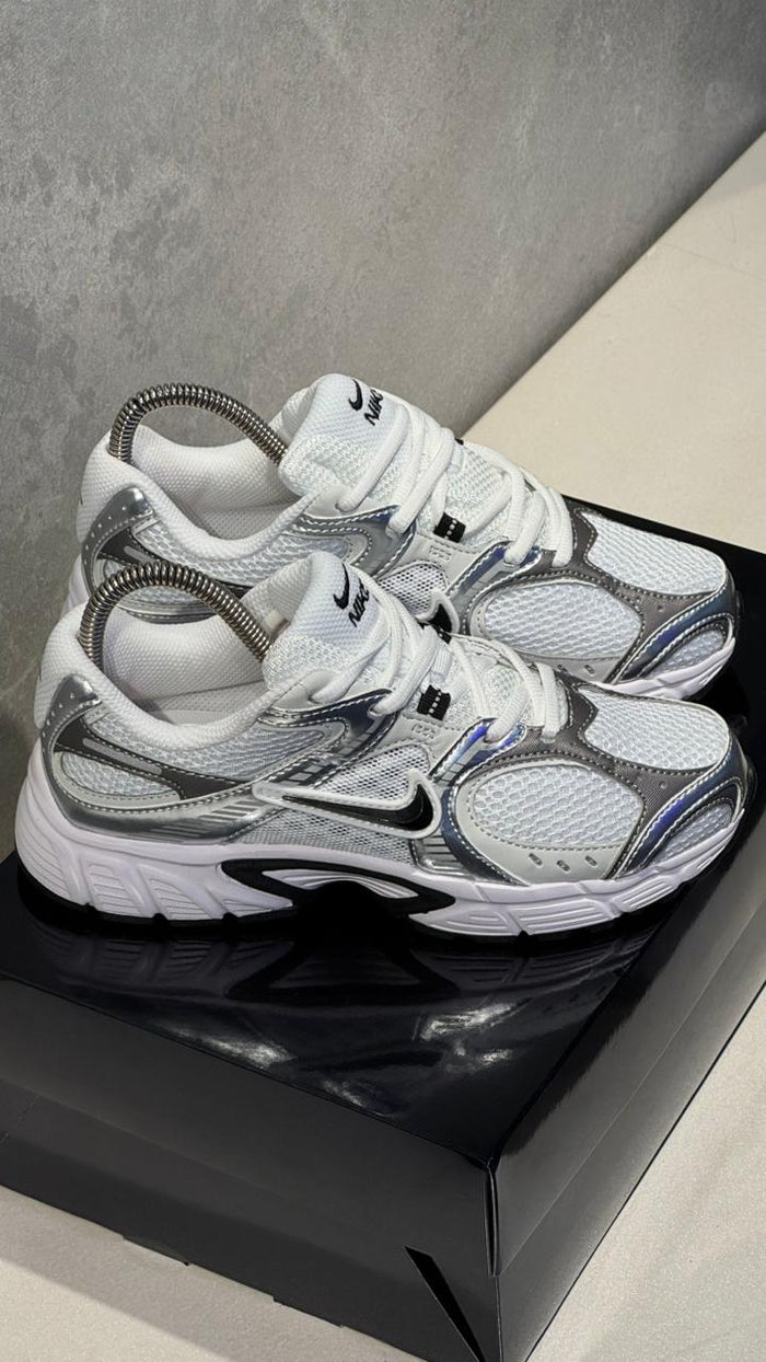 NIKE RNR BLANCO PLATA GRIS