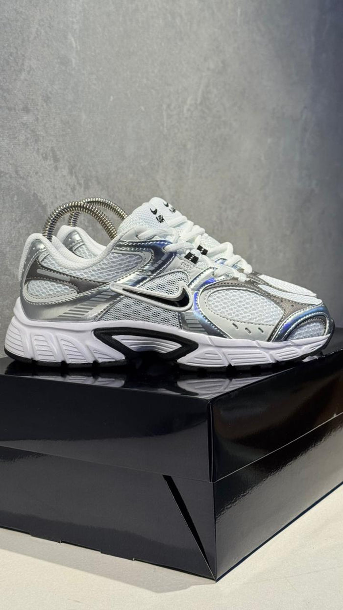 NIKE RNR BLANCO PLATA GRIS