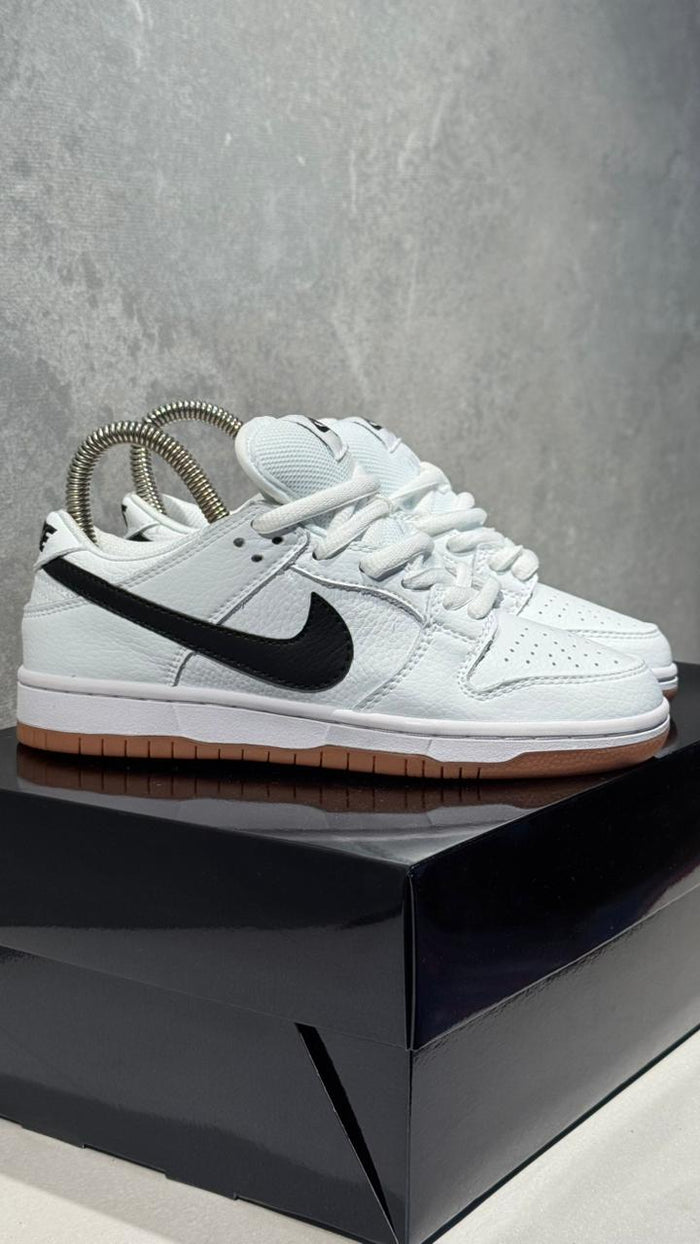 NIKE SB LEYENDA BLANCO NEGRO