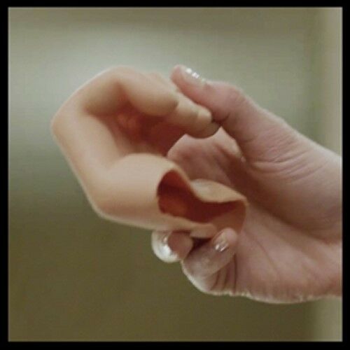 Secret Hand - Great Magical Accessory! - Third Hand Allows For Great Effects!
