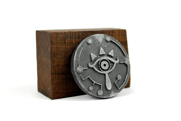 Zelda Sheikah Eye Legend of Zelda Breath of the Wild Necklace - Nintendo/Zelda Gift