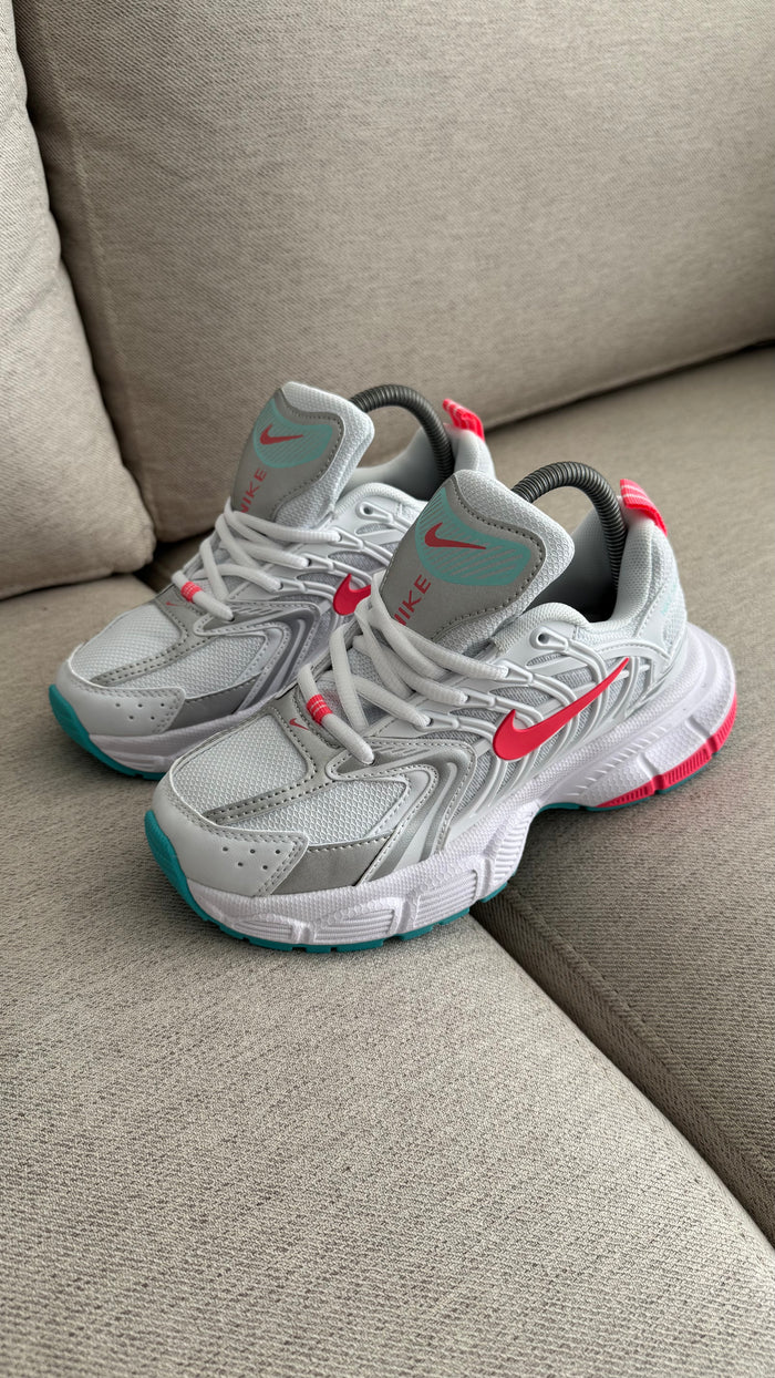NIKE SKATE BLANCO ROSA PROMO