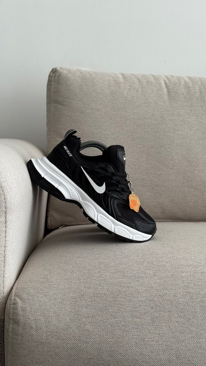NIKE SKATE NEGRO BLANCO PROMO