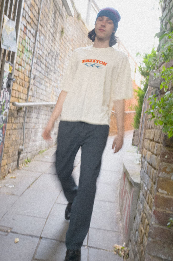 Men's Everyday E-Waist Pant in the color Black - Men's Lifestyle image