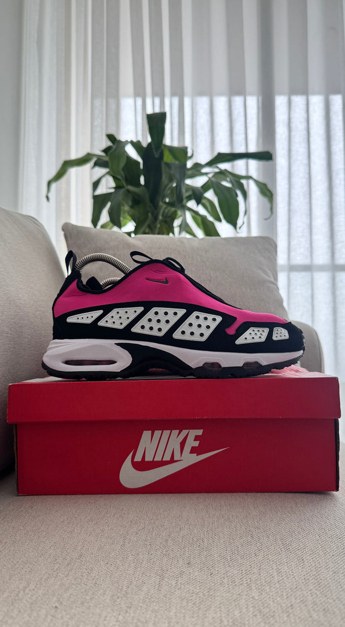 NIKE SUNDER FUCSIA NEGRO