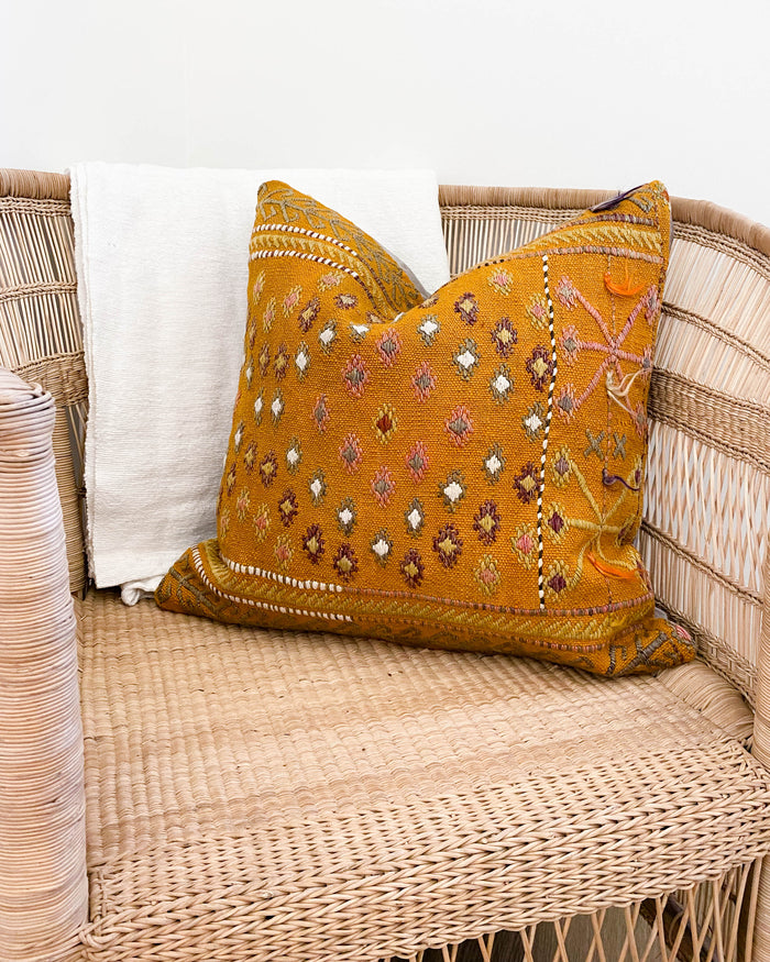 Tart Kilim Pillow (20x20)
