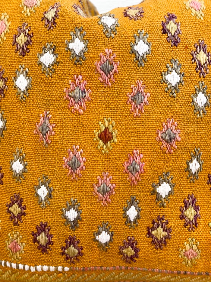 Tart Kilim Pillow (20x20)