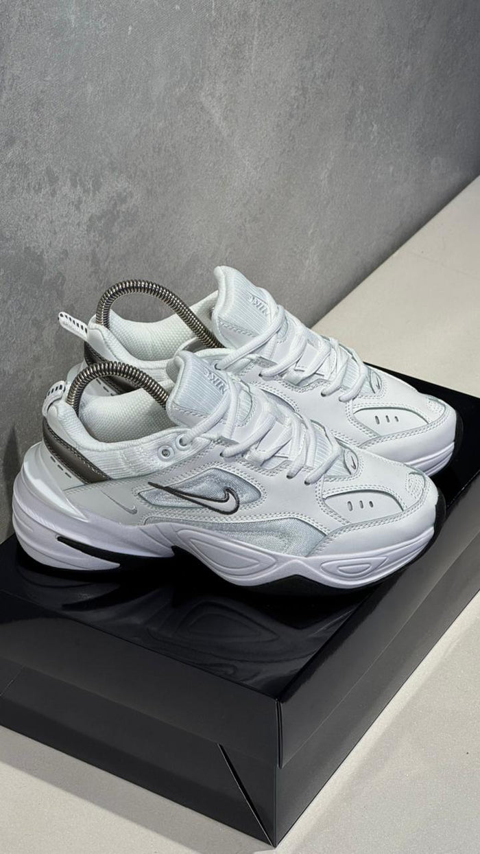 NIKE TECNO BLANCO