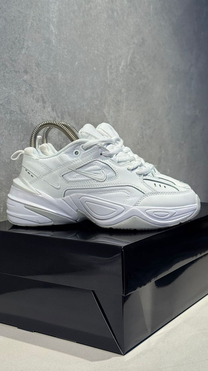 NIKE TECNO TODO BLANCO