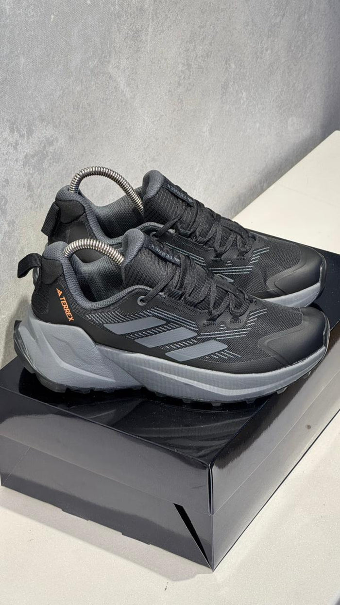 ADIDAS TERREX 2025 NEGRO GRIS