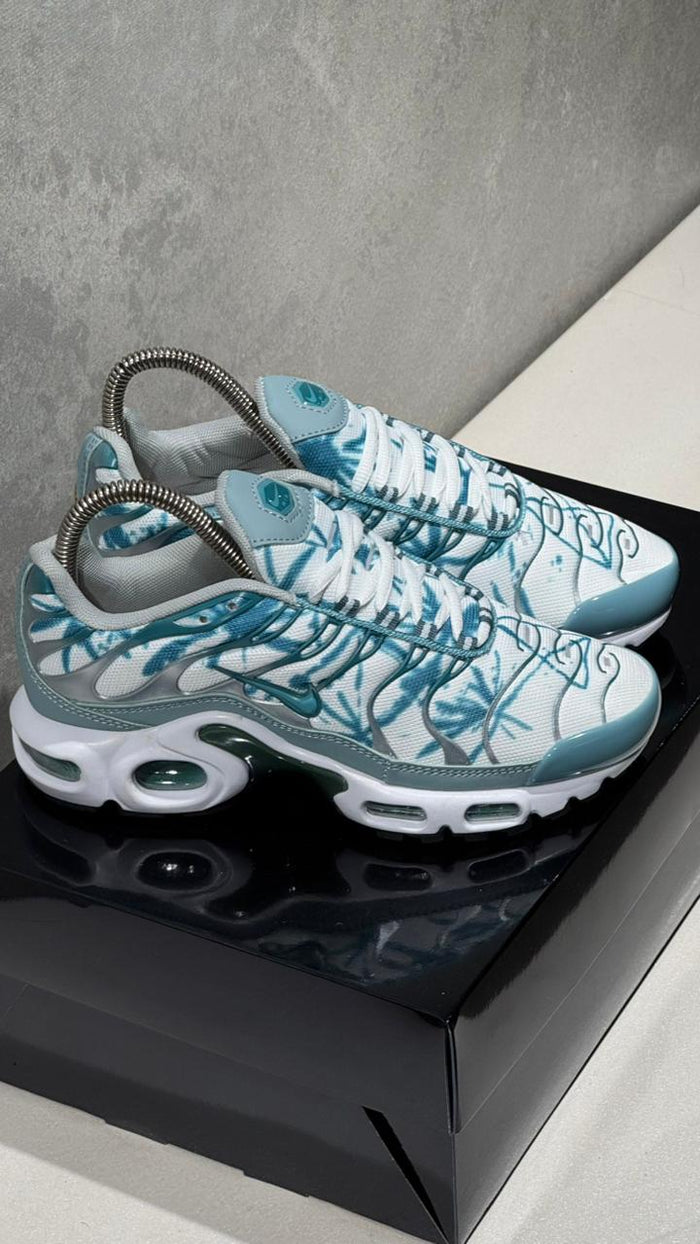 NIKE TN PLAYITA