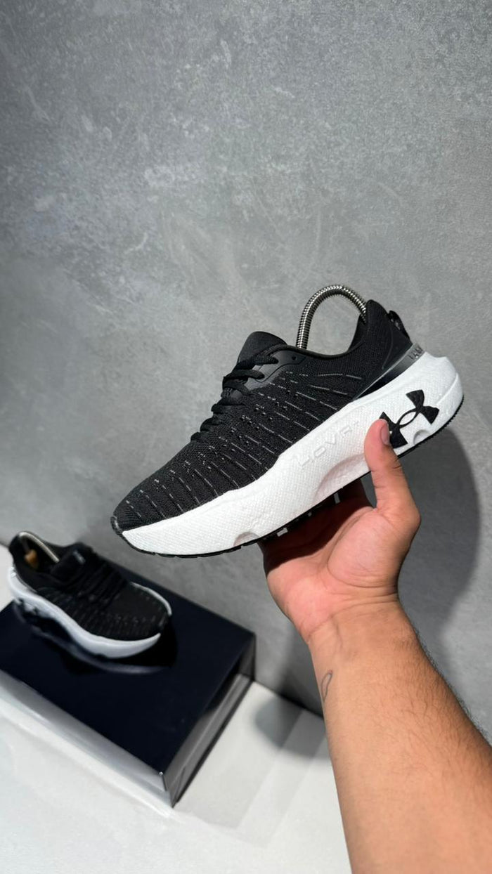 UNDER ARMOUR NEW NEGRO BLANCO