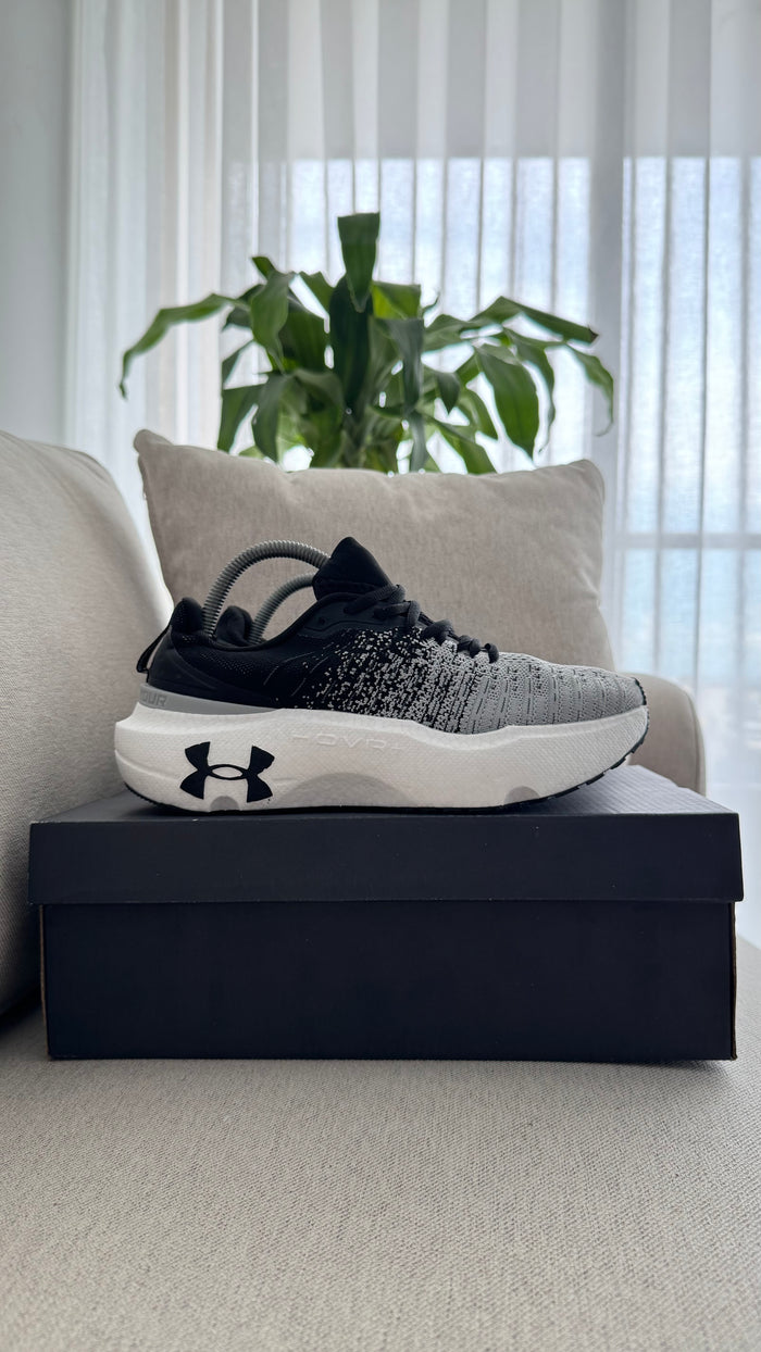 UNDER ARMOUR NEW NEGRO GRIS