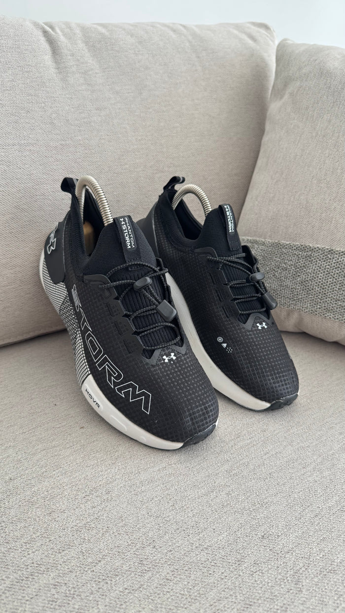 UNDER ARMOUR STROM NEGRO BLANCO PROMO