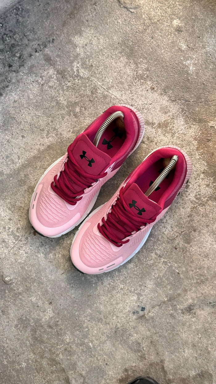UNDER ARMOUR TENIS ROSADO ROSA