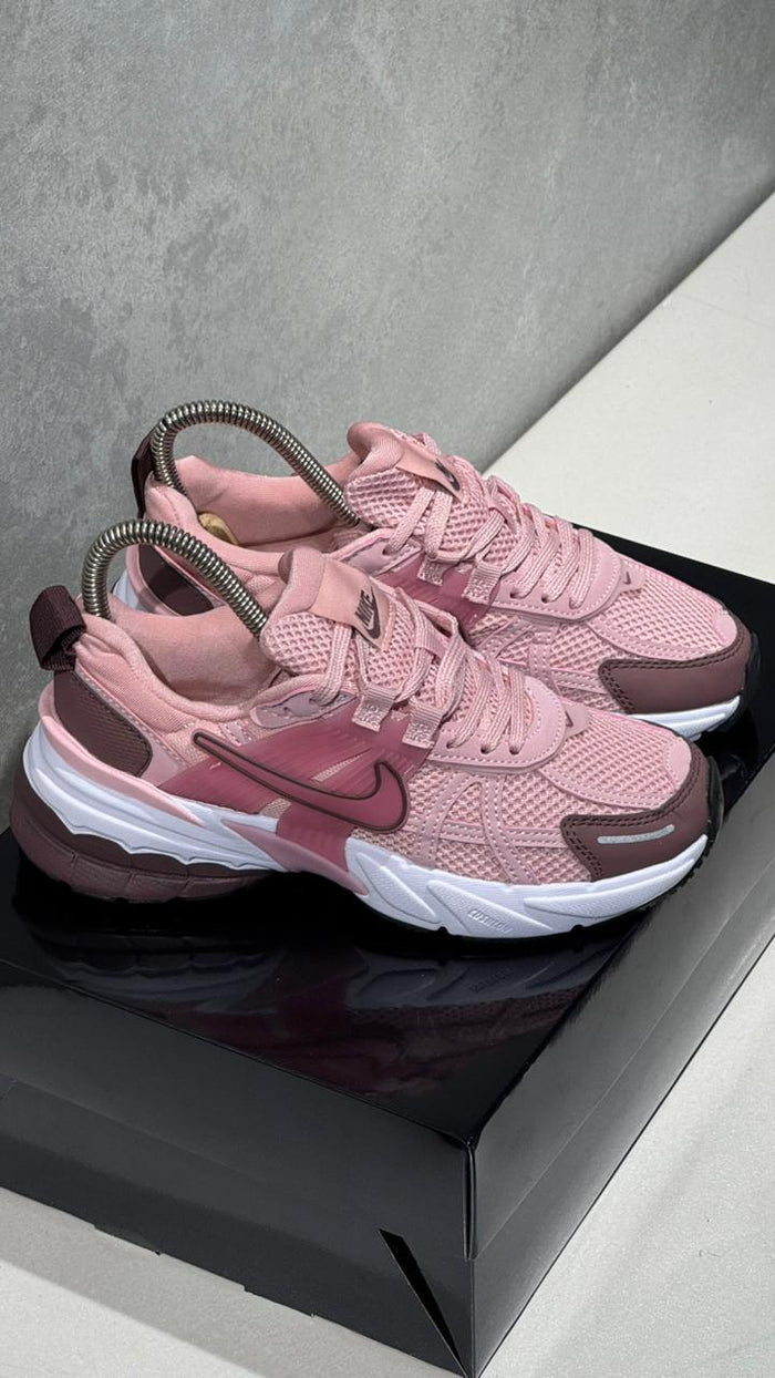 NIKE V2K ROSADO