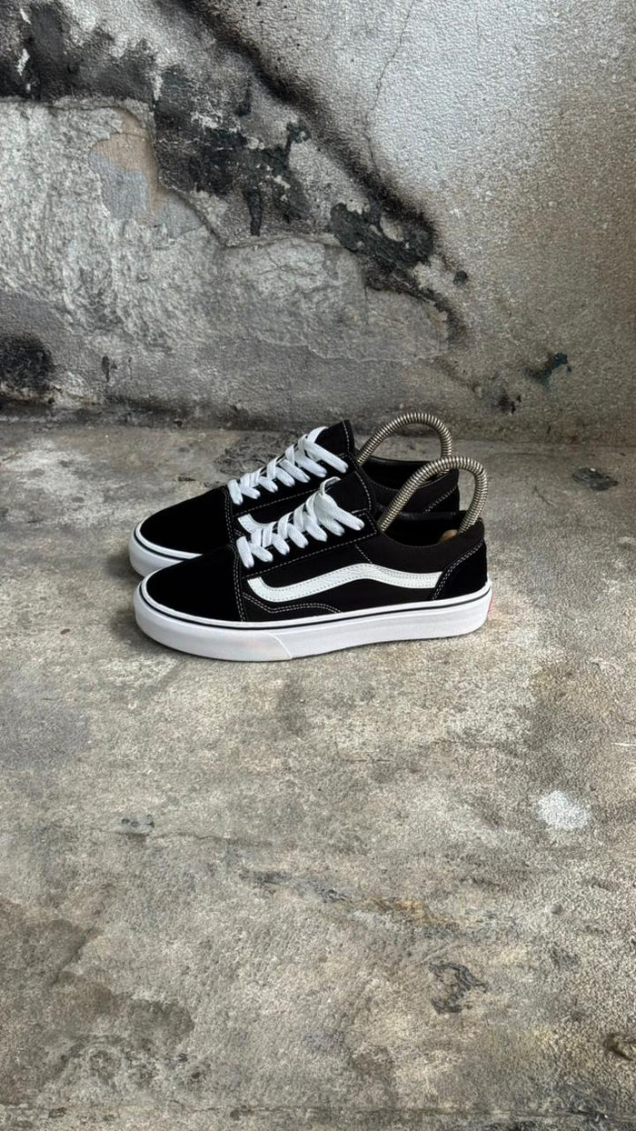 VANS CLASICA NEGRO BLANCO