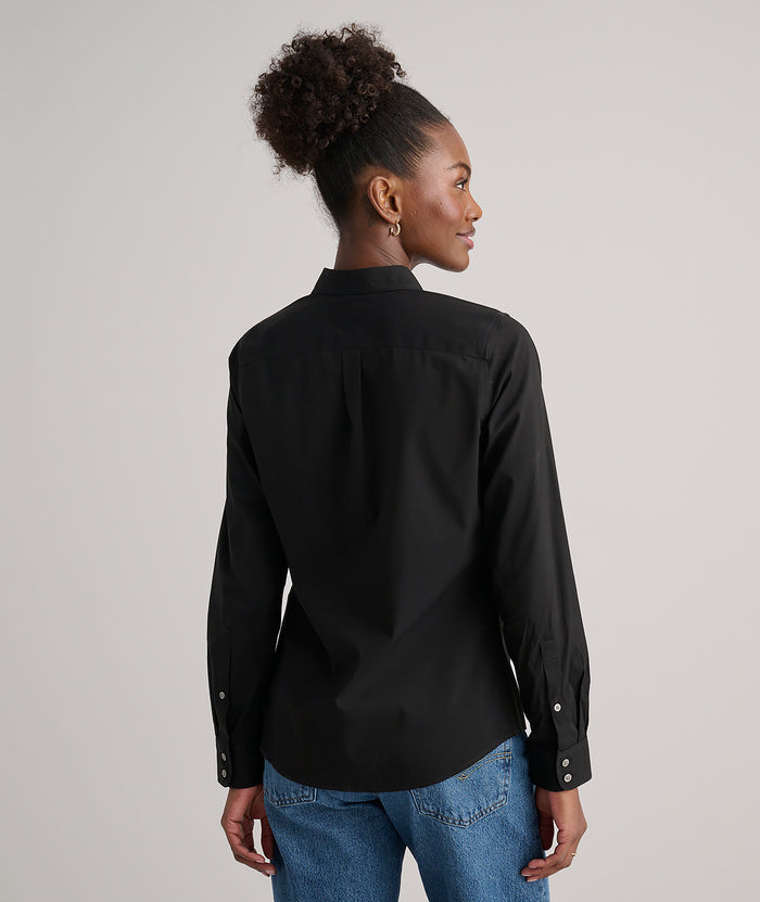 Model is wearing UNTUCKit bella shirt in black.