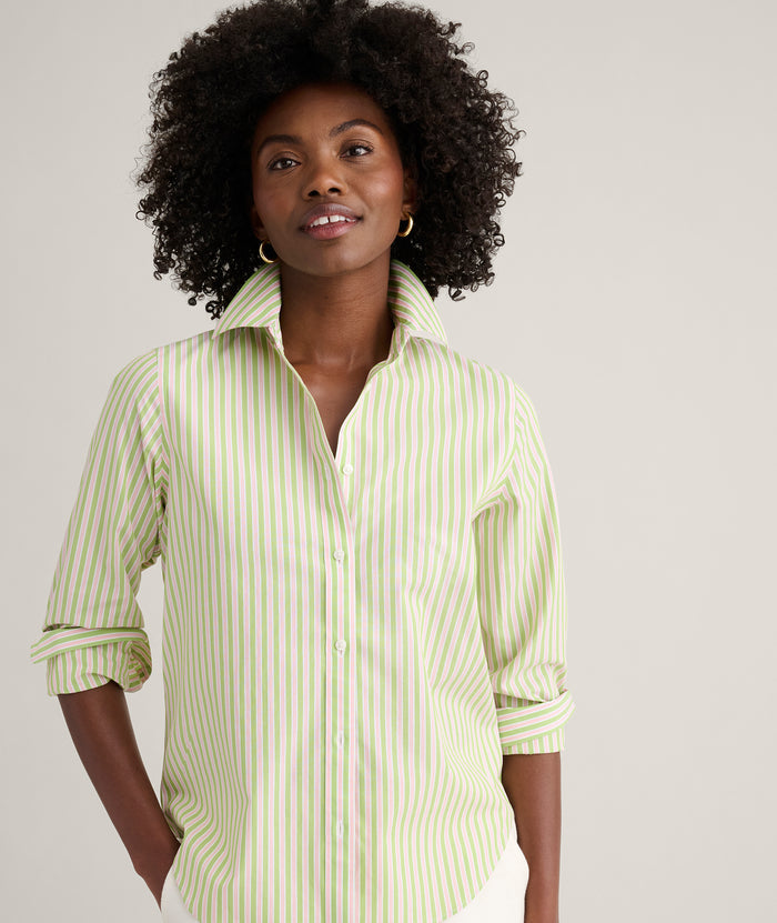 Model is wearing UNTUCKit Wrinkle-Free Stretch Cotton Classic Fit Isabella Shirt.