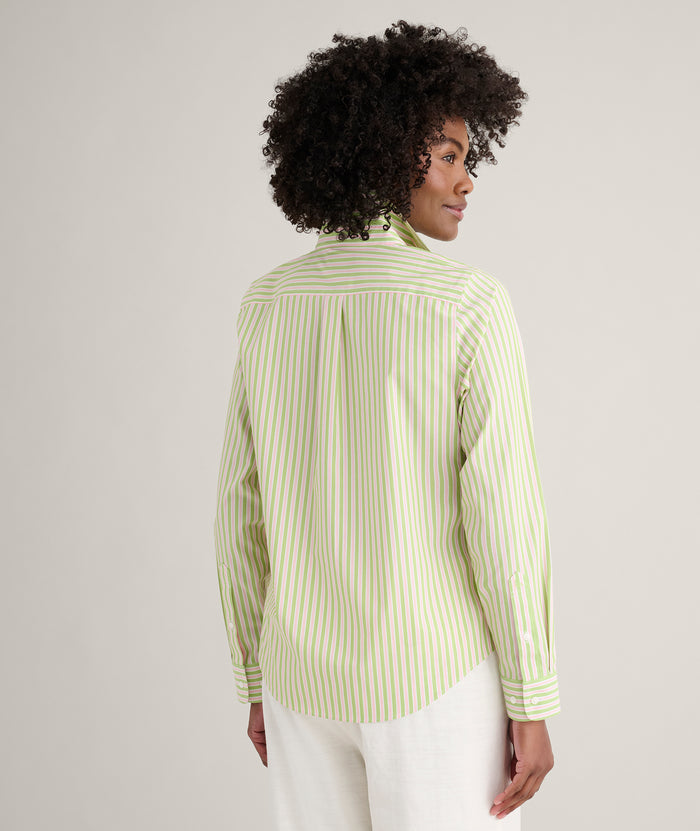 Model is wearing UNTUCKit Wrinkle-Free Stretch Cotton Classic Fit Isabella Shirt.
