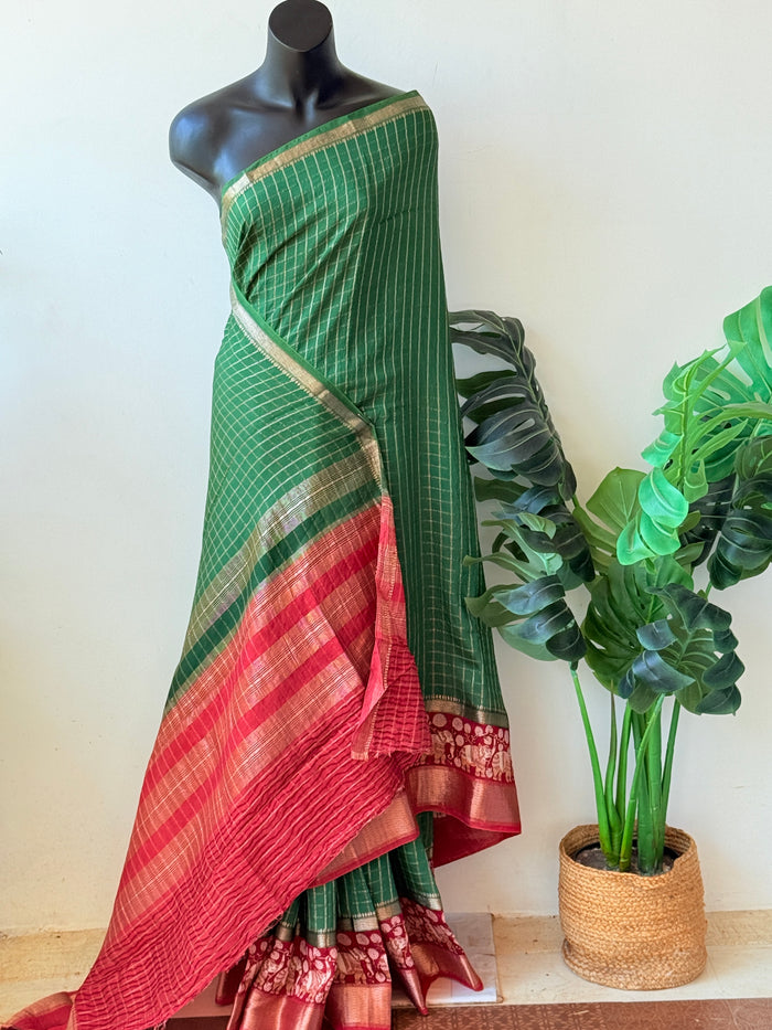Zari checked crepe silk saree comes with blouse