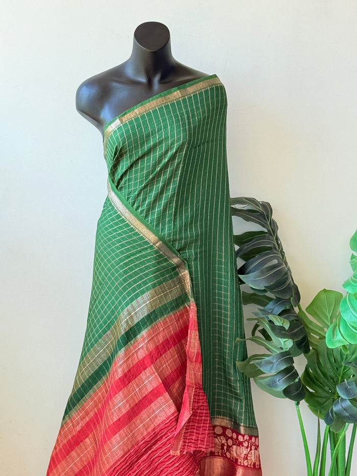 Zari checked crepe silk saree comes with blouse
