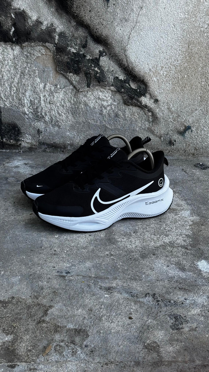 NIKE ZOOM CARITA NEGRO
