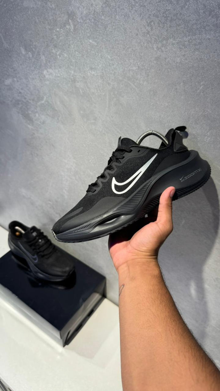 NIKE ZOOM X NEGRO PROMO