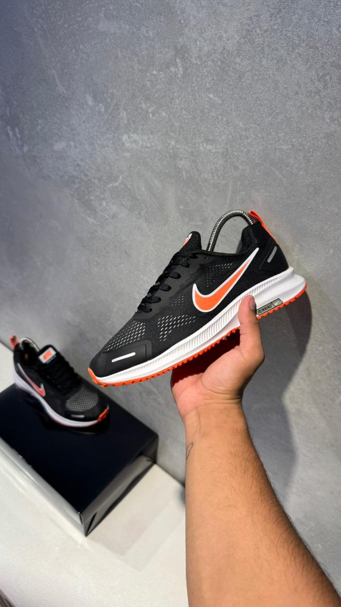 NIKE ZOON RUNNING NEGRO NARANJA